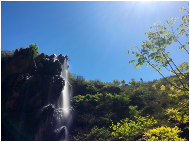 三等獎：《白虹》